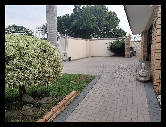 4 BEDROOM HOUSE FOR SALE IN MEER EN SEE